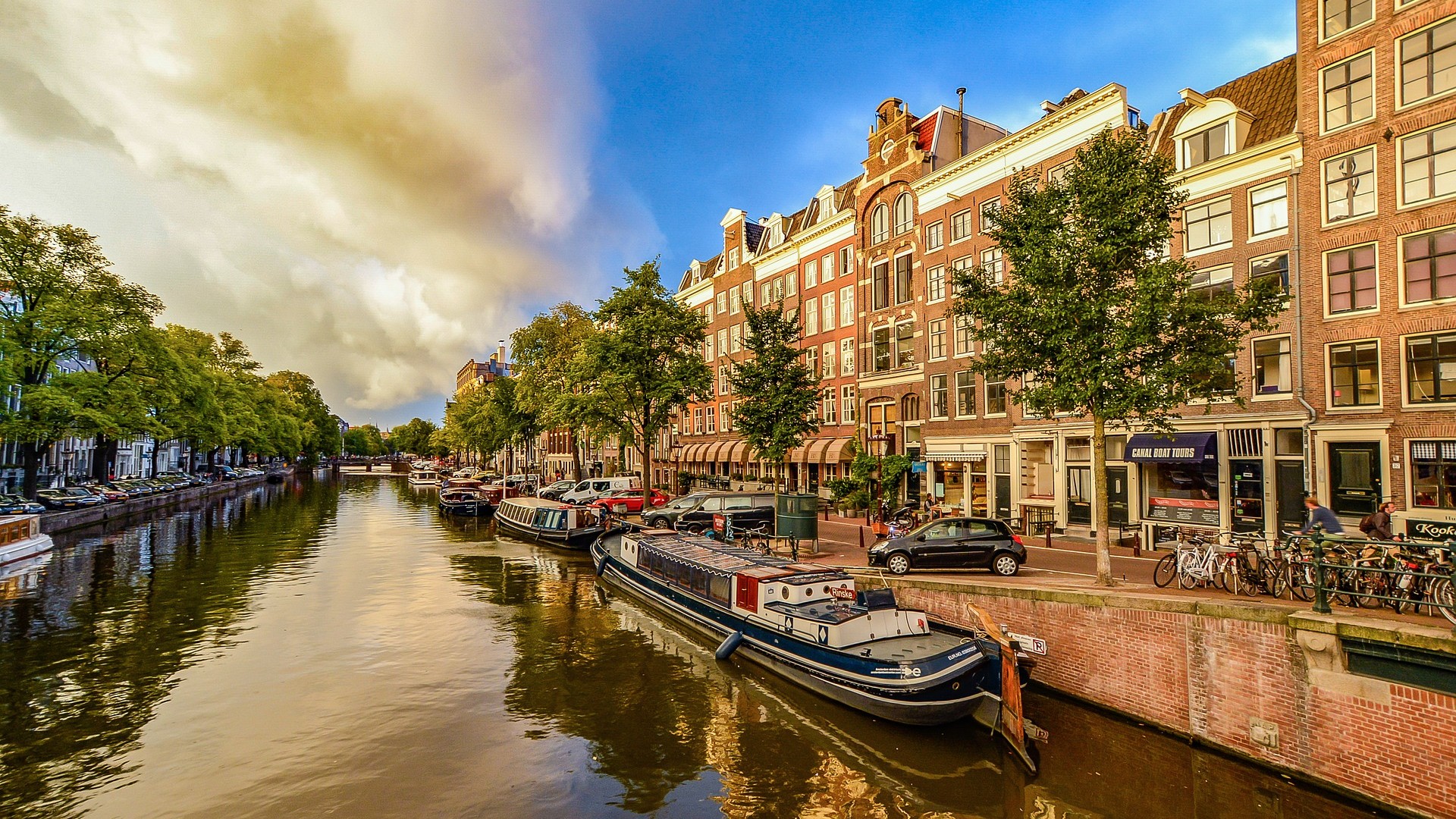 Over tourism  in Amsterdam Risk Magazine